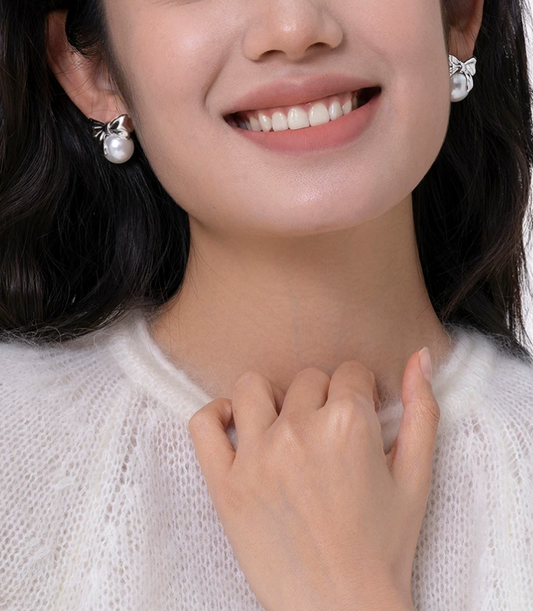 Pearl Drift Bow Stud Earrings