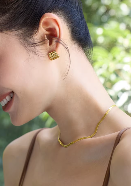 Diamond Grid Edge Earrings