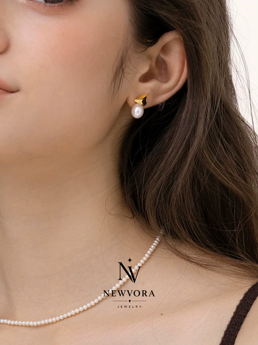 Tender Pearl Heart Stud Earrings